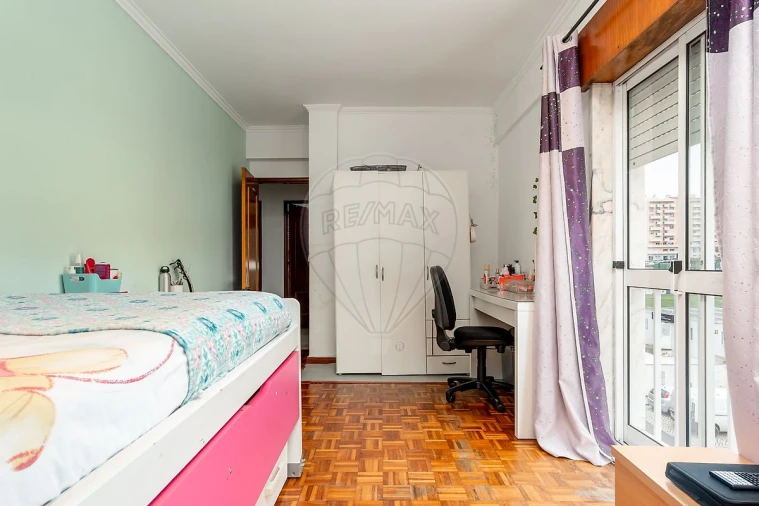 Apartamento T3 para Arrendamento em Rio de Mouro Foto 11