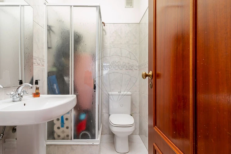 Apartamento T3 para Arrendamento em Rio de Mouro Foto 17