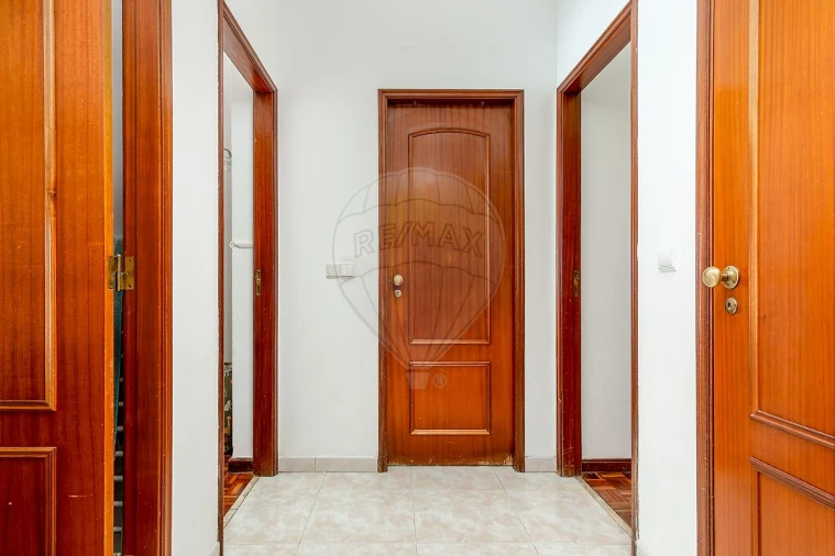 Apartamento T3 para Arrendamento em Rio de Mouro Foto 21