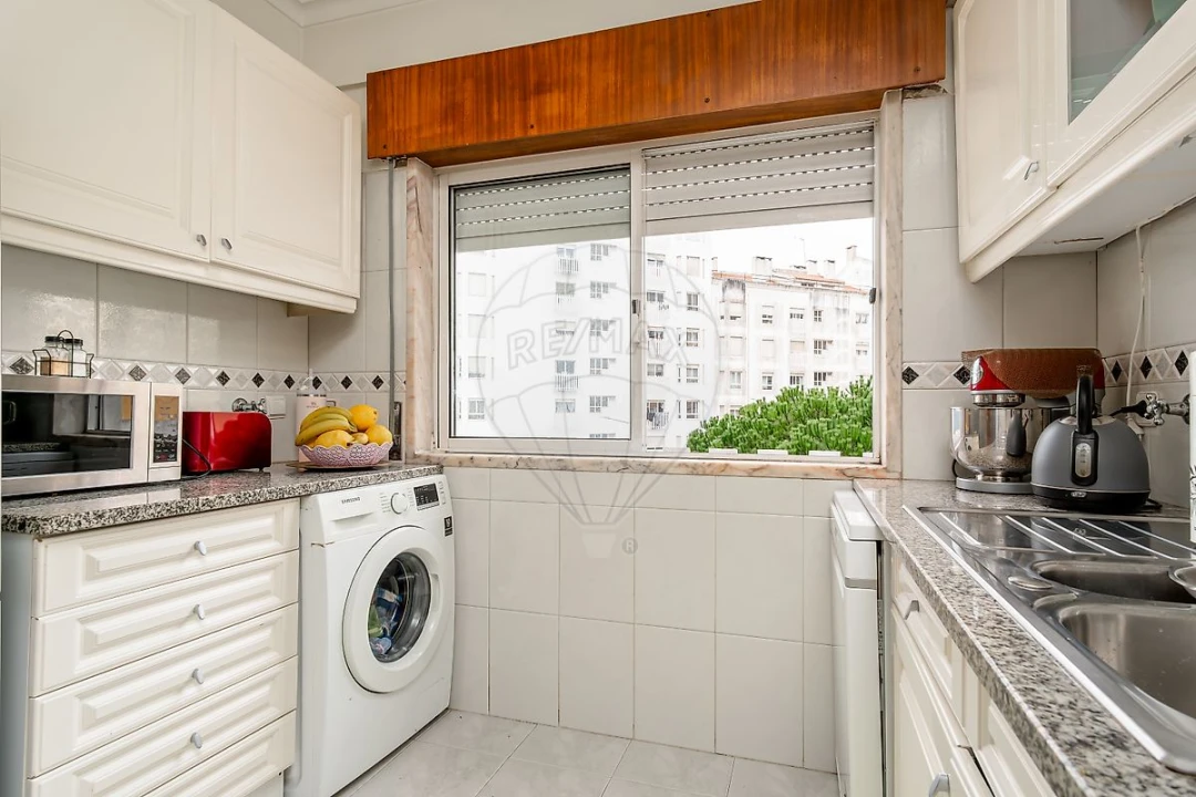 Apartamento T3 para Arrendamento em Rio de Mouro Foto 6