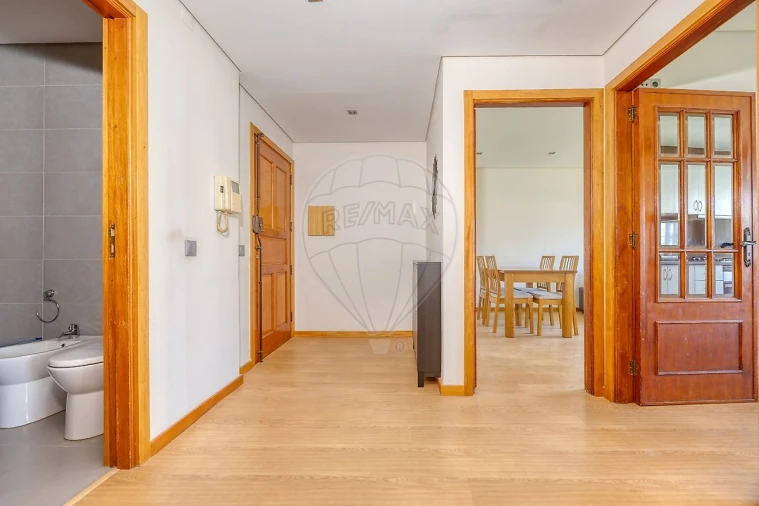 Apartamento T1 para Venda em Oliveira do Douro Foto 16