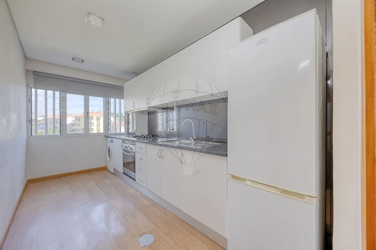 Apartamento T1 para Venda em Oliveira do Douro Foto 7