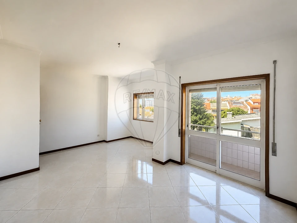 Apartamento T1 para Venda em Mafamude e Vilar do Paraíso Foto 2