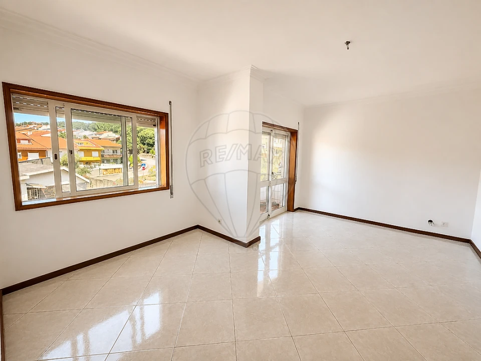 Apartamento T1 para Venda em Mafamude e Vilar do Paraíso Foto 1