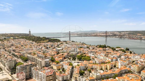 Prédio para Venda em Almada, Cova da Piedade, Pragal e Cacilhas
