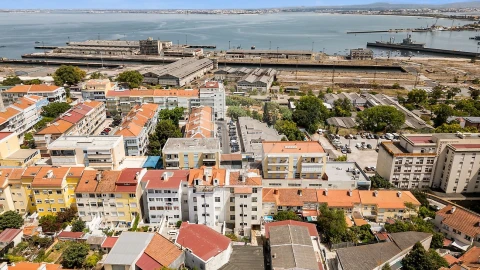 Prédio para Venda em Almada, Cova da Piedade, Pragal e Cacilhas