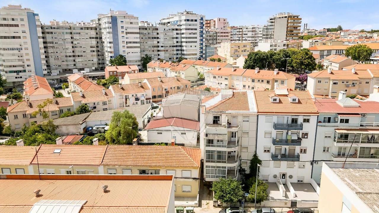 Prédio para Venda em Almada, Cova da Piedade, Pragal e Cacilhas Foto 2