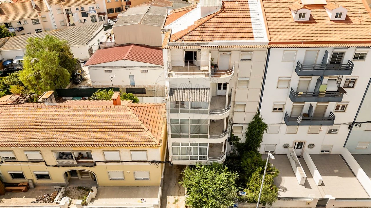 Prédio para Venda em Almada, Cova da Piedade, Pragal e Cacilhas Foto 16