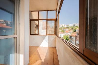 Apartamento T3 para Venda em Ramada e Caneças