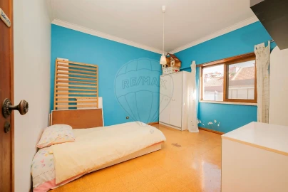 Apartamento T3 para Venda em Ramada e Caneças