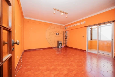 Apartamento T3 para Venda em Ramada e Caneças