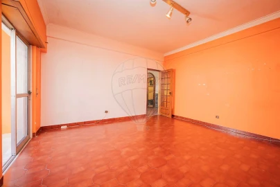 Apartamento T3 para Venda em Ramada e Caneças