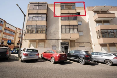 Apartamento T3 para Venda em Ramada e Caneças