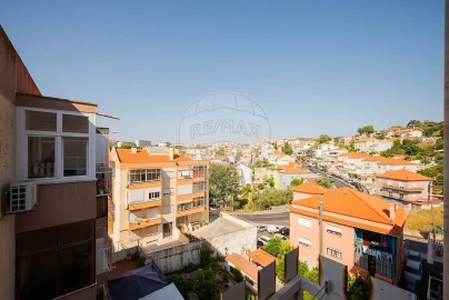 Apartamento T3 para Venda em Ramada e Caneças