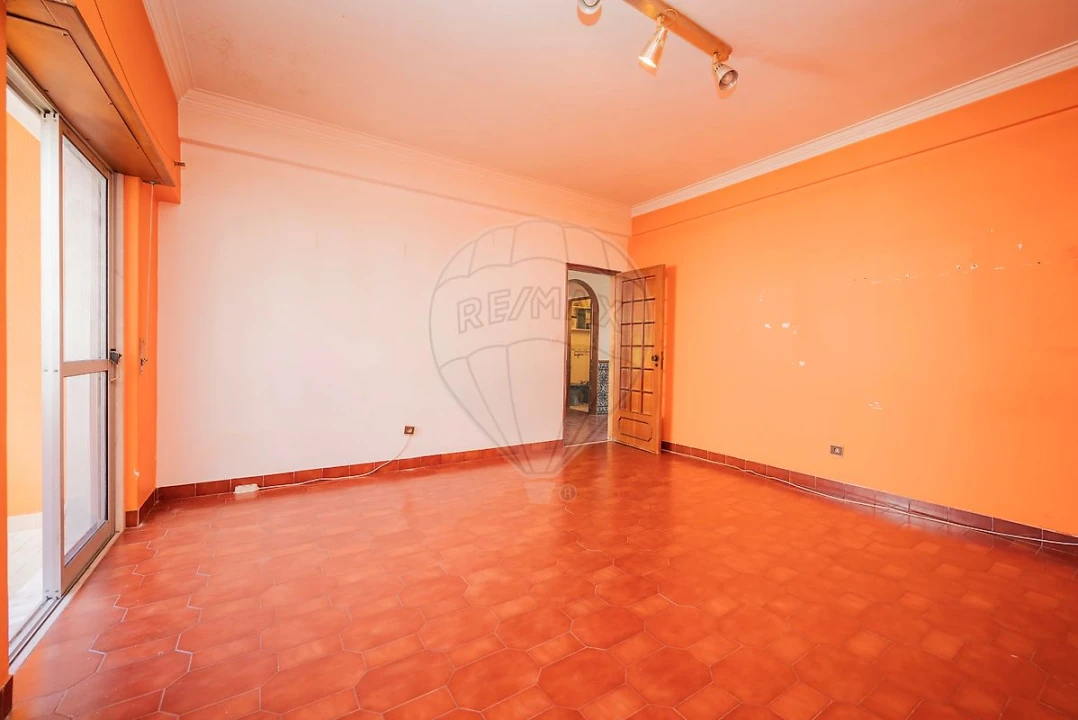 Apartamento T3 para Venda em Ramada e Caneças Foto 2