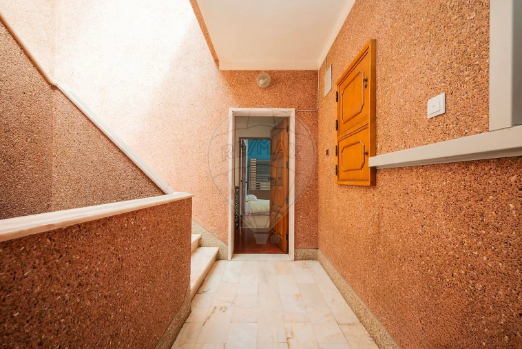 Apartamento T3 para Venda em Ramada e Caneças Foto 18