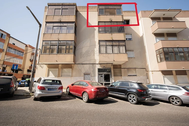 Apartamento T3 para Venda em Ramada e Caneças Foto 11