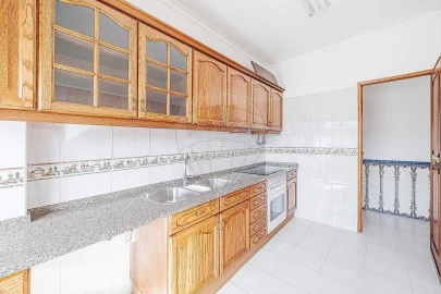 Apartamento T3 para Venda em Póvoa de Santo Adrião e Olival Basto