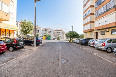 Apartamento T3 para Venda em Póvoa de Santo Adrião e Olival Basto