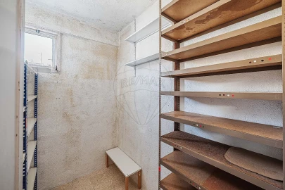 Apartamento T3 para Venda em Póvoa de Santo Adrião e Olival Basto