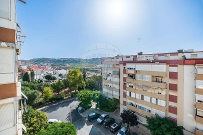 Apartamento T3 para Venda em Póvoa de Santo Adrião e Olival Basto