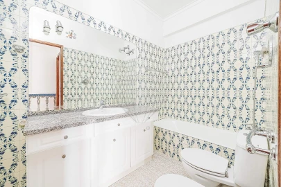 Apartamento T3 para Venda em Póvoa de Santo Adrião e Olival Basto