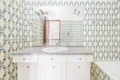 Apartamento T3 para Venda em Póvoa de Santo Adrião e Olival Basto