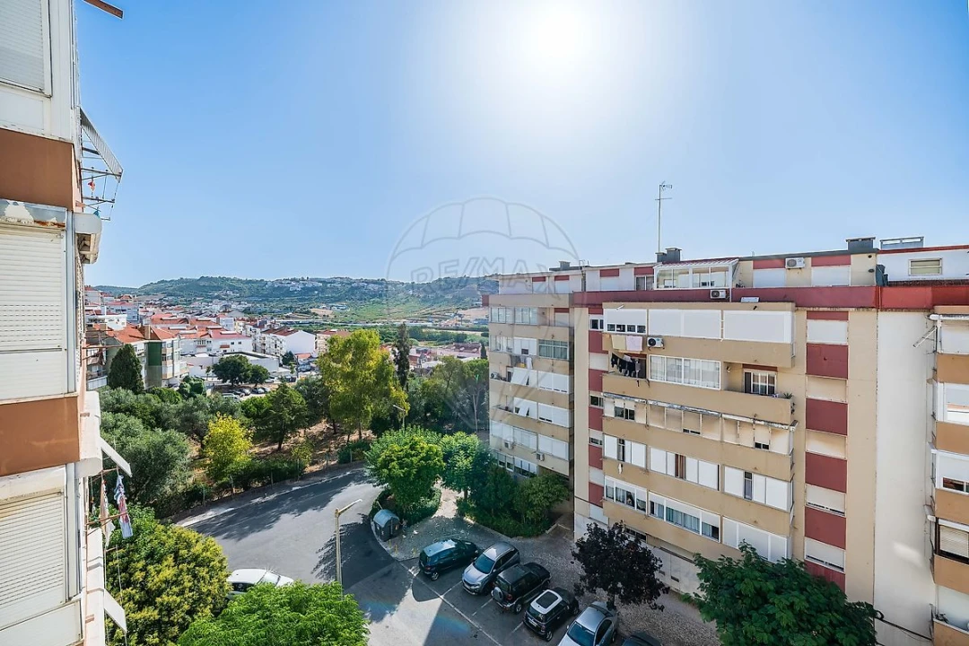 Apartamento T3 para Venda em Póvoa de Santo Adrião e Olival Basto Foto 17