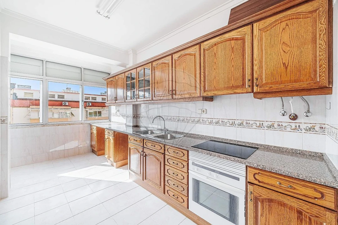 Apartamento T3 para Venda em Póvoa de Santo Adrião e Olival Basto Foto 50