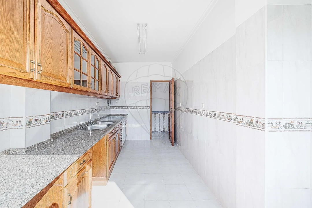 Apartamento T3 para Venda em Póvoa de Santo Adrião e Olival Basto Foto 19