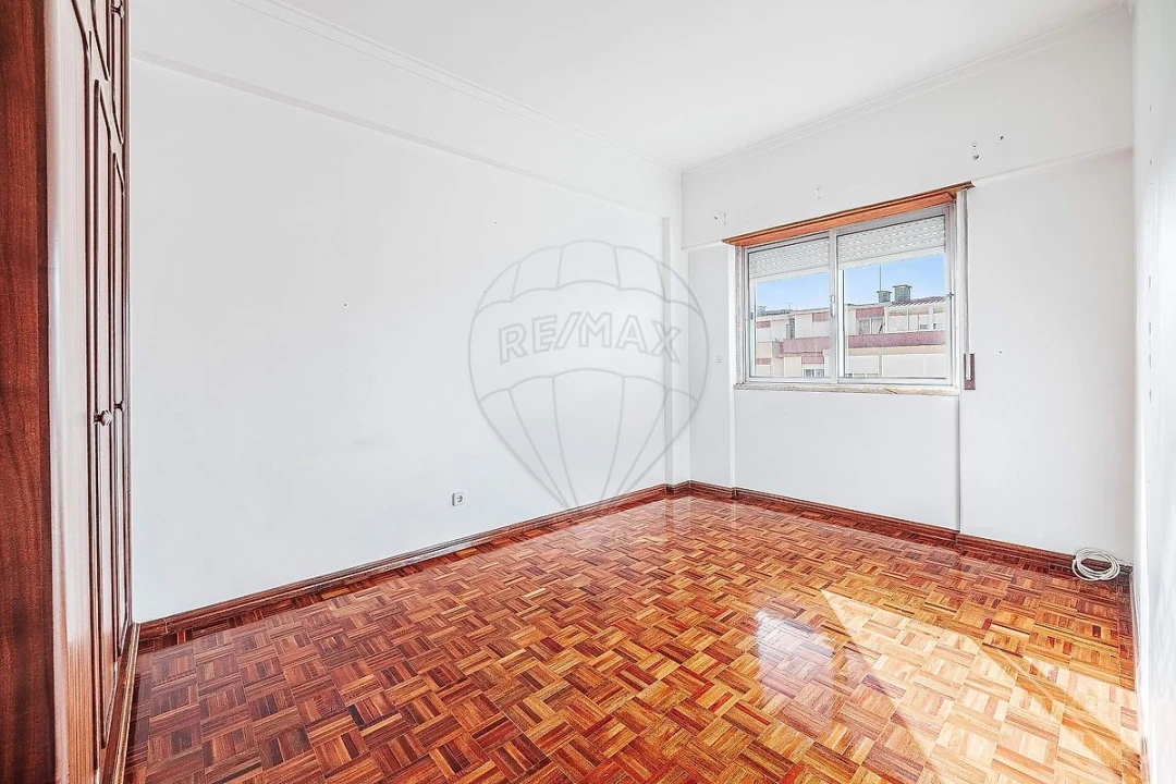Apartamento T3 para Venda em Póvoa de Santo Adrião e Olival Basto Foto 39