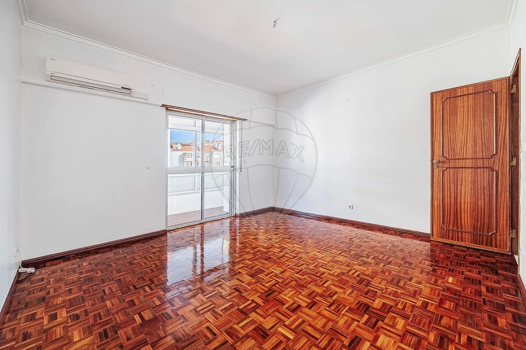 Apartamento T3 para Venda em Póvoa de Santo Adrião e Olival Basto Foto 38