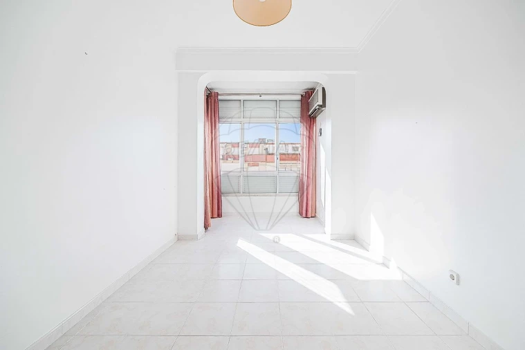 Apartamento T3 para Venda em Póvoa de Santo Adrião e Olival Basto Foto 48