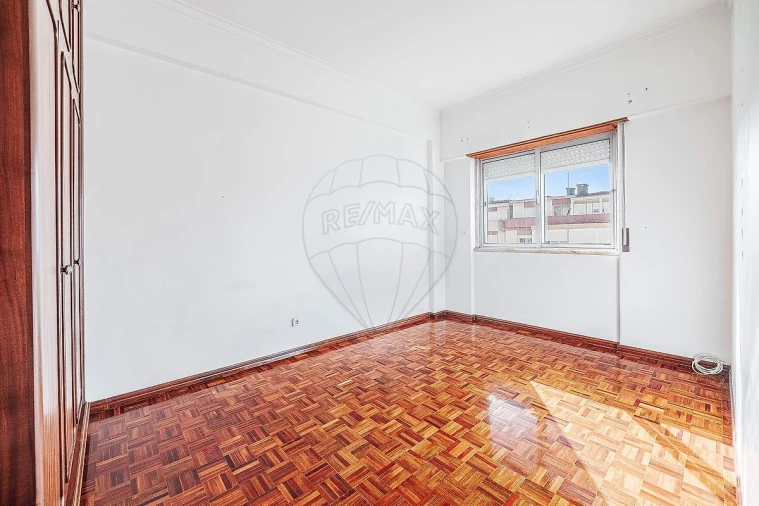 Apartamento T3 para Venda em Póvoa de Santo Adrião e Olival Basto Foto 39