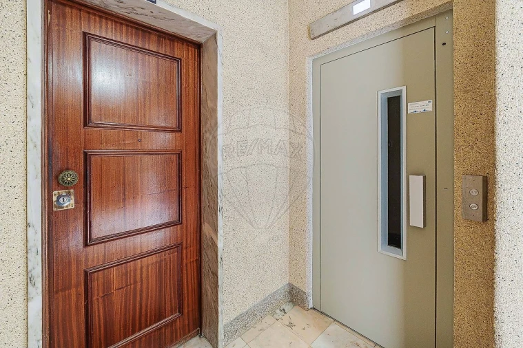 Apartamento T3 para Venda em Póvoa de Santo Adrião e Olival Basto Foto 6