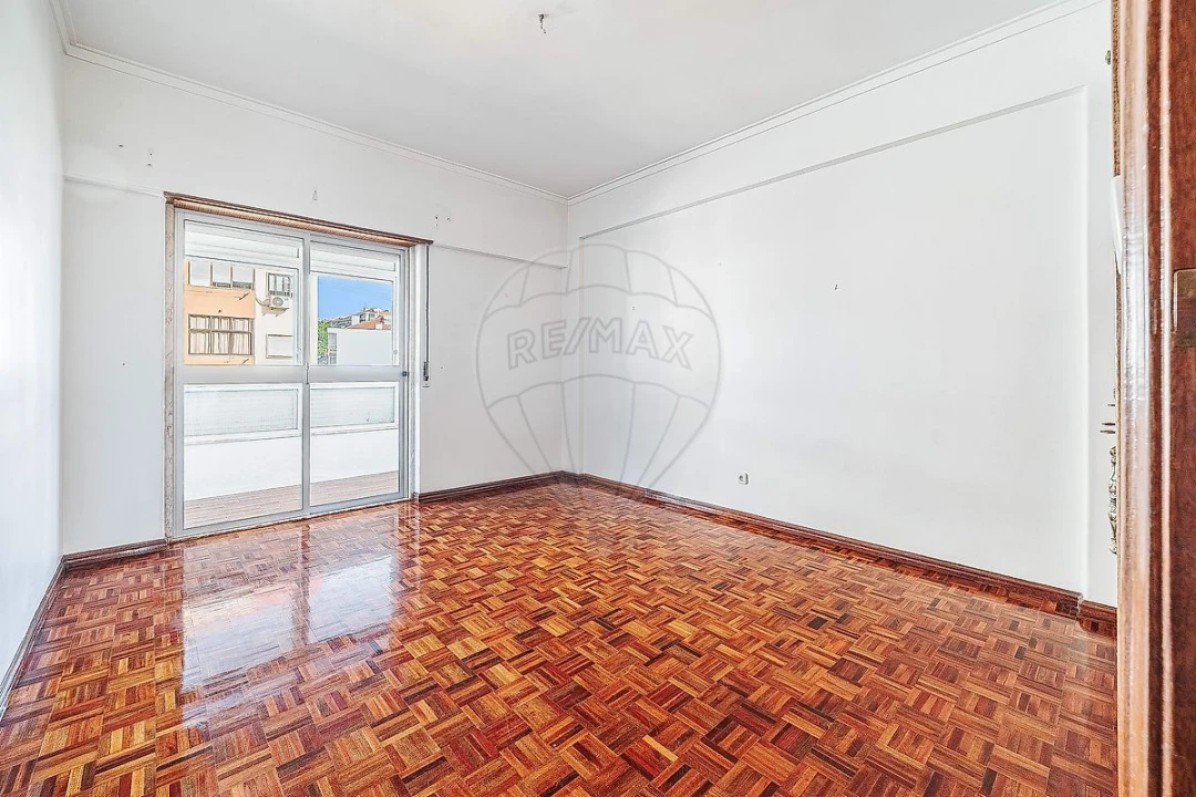 Apartamento T3 para Venda em Póvoa de Santo Adrião e Olival Basto Foto 41