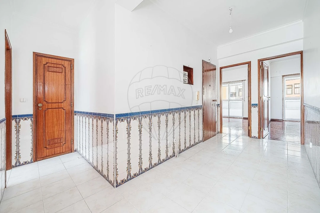 Apartamento T3 para Venda em Póvoa de Santo Adrião e Olival Basto Foto 26
