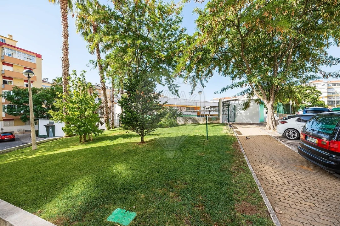 Apartamento T3 para Venda em Póvoa de Santo Adrião e Olival Basto Foto 5