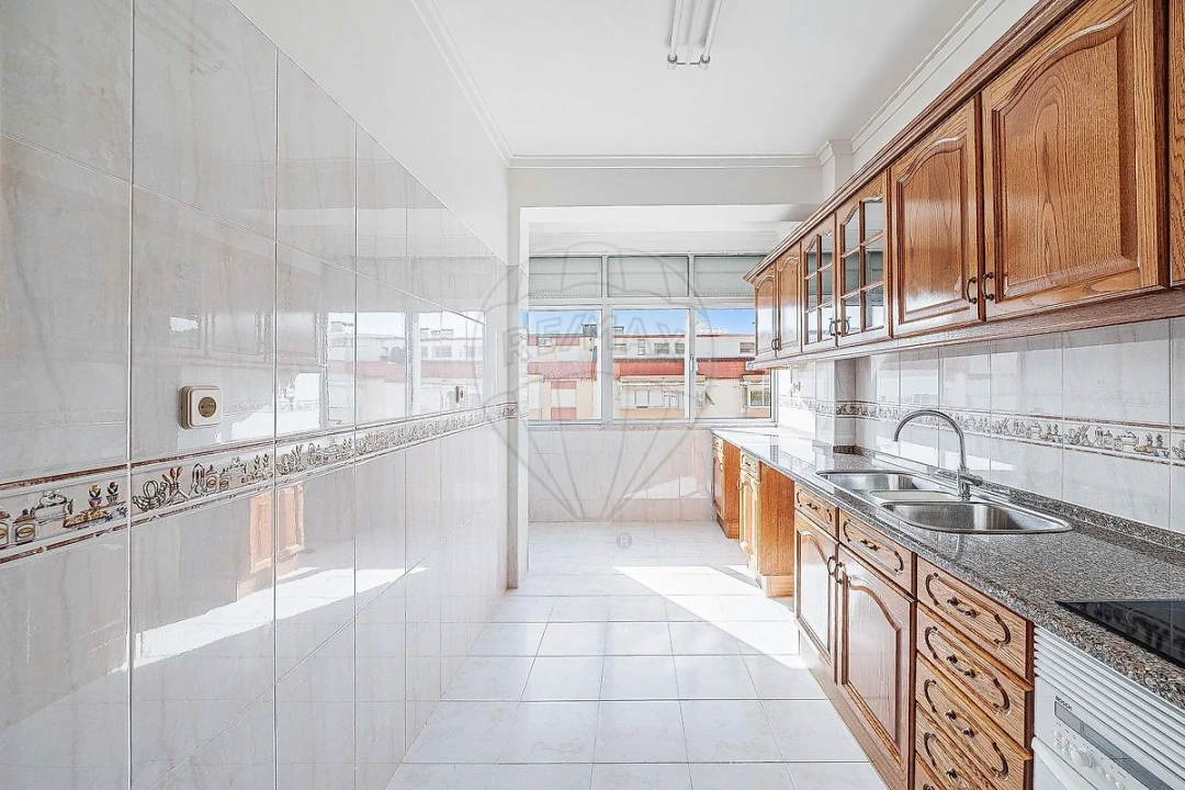 Apartamento T3 para Venda em Póvoa de Santo Adrião e Olival Basto Foto 21