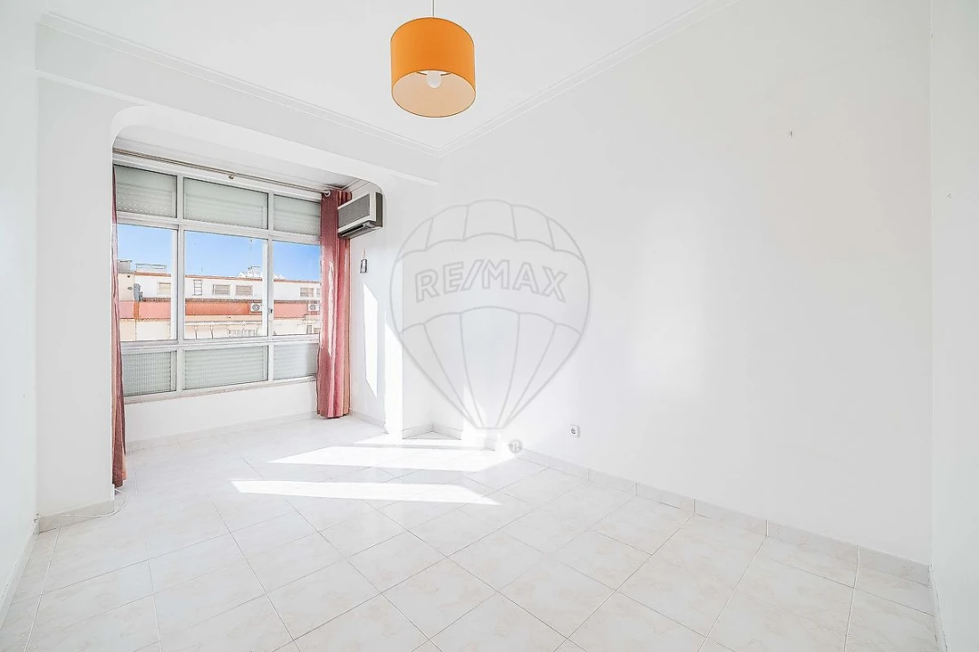 Apartamento T3 para Venda em Póvoa de Santo Adrião e Olival Basto Foto 44