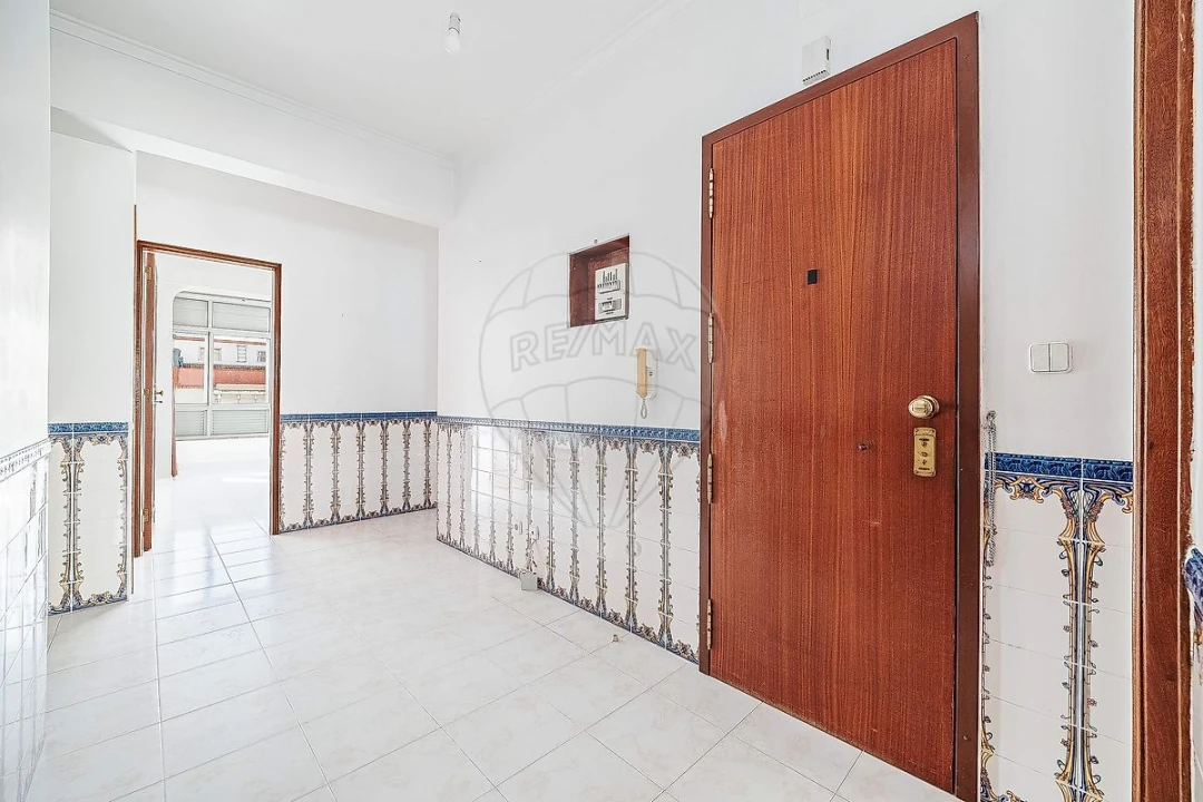 Apartamento T3 para Venda em Póvoa de Santo Adrião e Olival Basto Foto 25