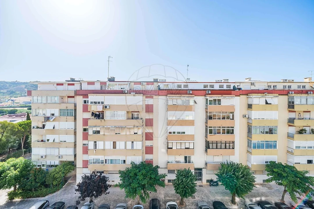 Apartamento T3 para Venda em Póvoa de Santo Adrião e Olival Basto Foto 13
