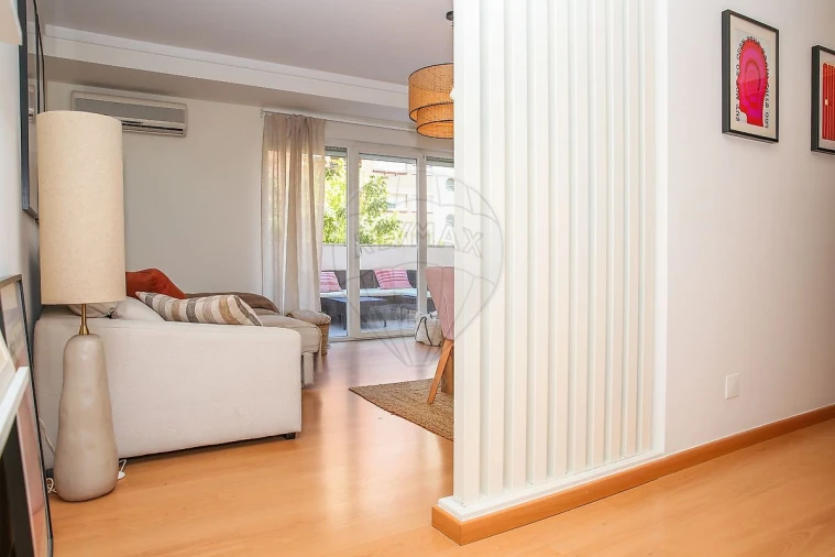 Apartamento T1 para Venda em Lumiar Foto 3