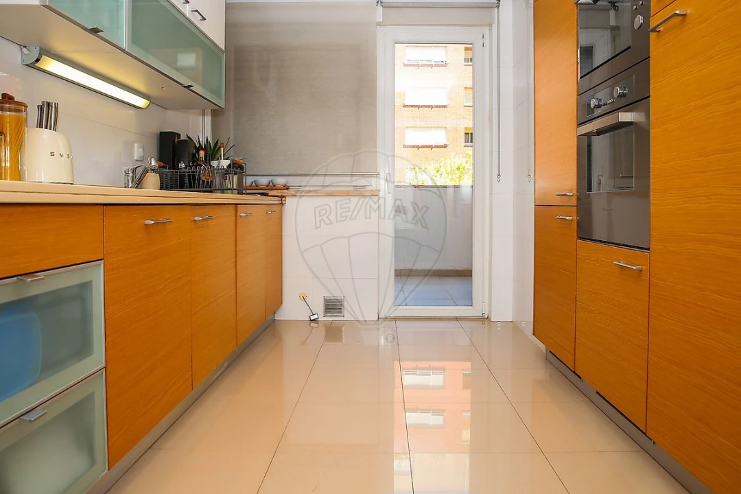 Apartamento T1 para Venda em Lumiar Foto 9