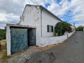 Moradia T4 para Venda em Envendos