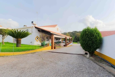 Quinta T3 para Venda em Nossa Senhora da Vila, Nossa Senhora do Bispo e Silveiras