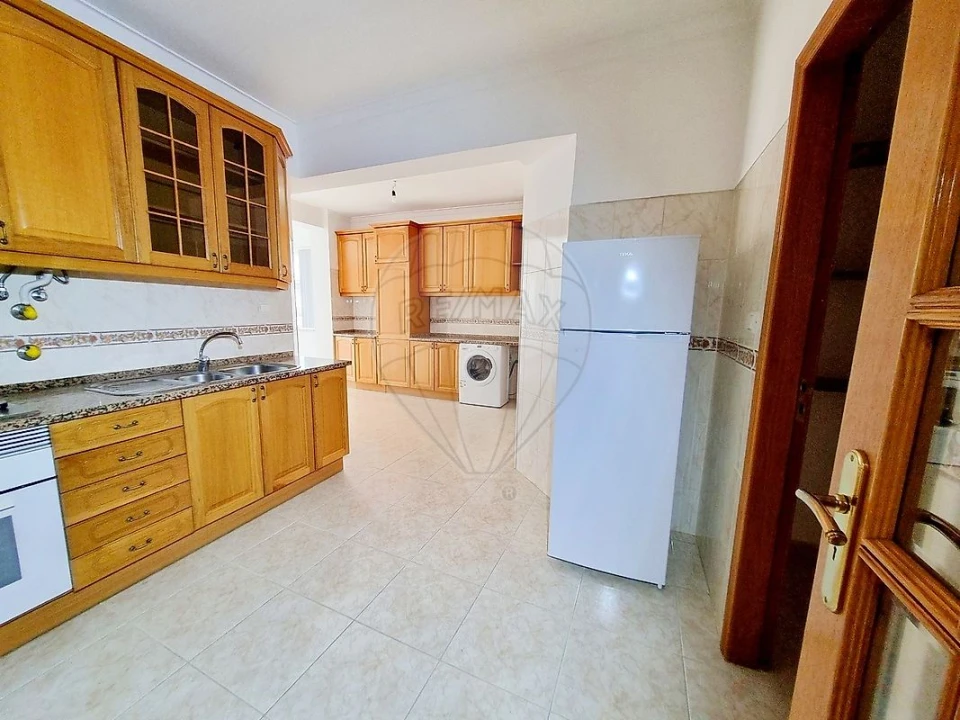 Apartamento T2 para Venda em União das Freguesias de Setúbal Foto 3