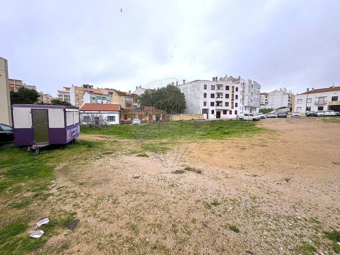 Terreno para Venda em Setubal (São Sebastião) Foto 2