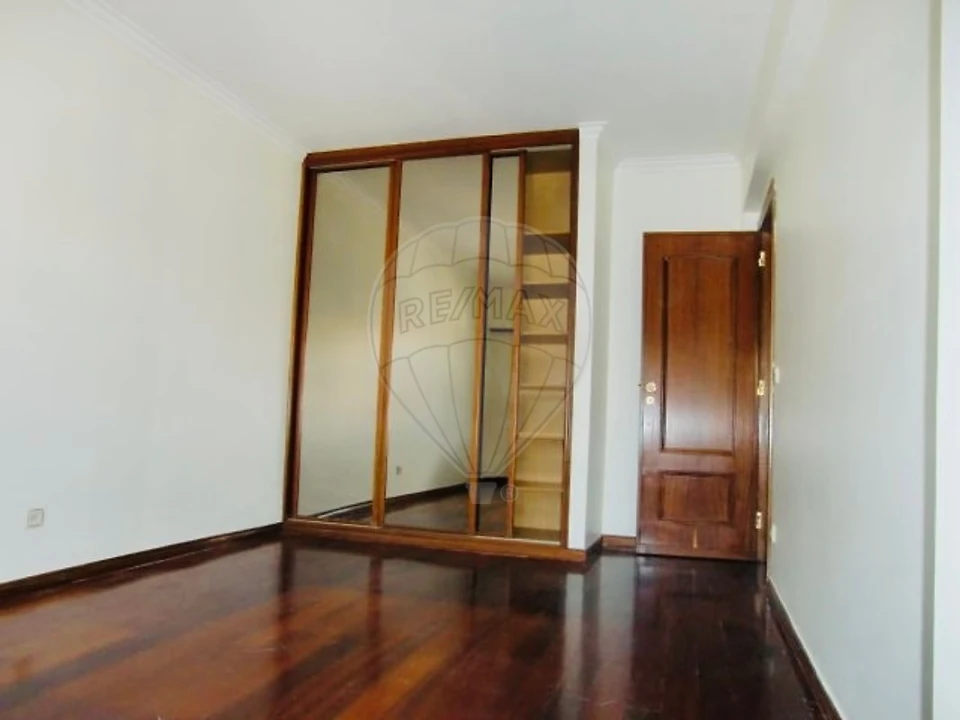 Apartamento T3 para Arrendamento em Águas Livres Foto 15