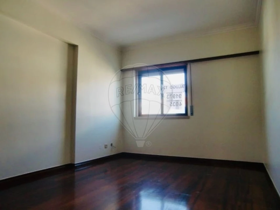 Apartamento T3 para Arrendamento em Águas Livres Foto 8